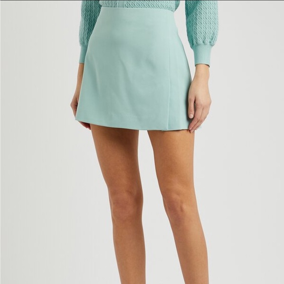 Alice + Olivia Dresses & Skirts - Alice + Olivia Mint Darma Crepe Mini Skirt